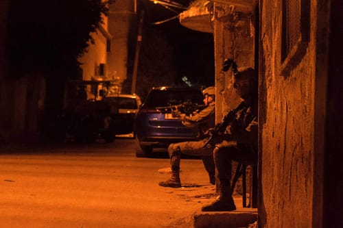 מעצר תחת אש: כוחות הביטחון עצרו 13 מבוקשים