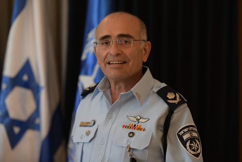 רעידת אדמה במשטרה: הסמפכ"ל הודיע על פרישה