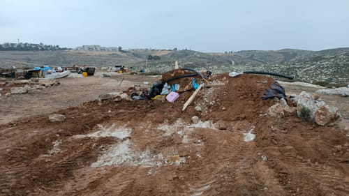 במשמרת של גלנט: 2 גבעות בבנימין נהרסו וכרם נעקר