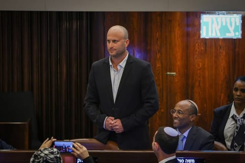 הבן של הרב שיצא בשאלה: הח"כ הנורבגי הראשון נשבע אמונים