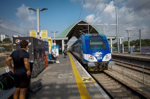 צ'ק בסך מליון שקלים | אלו הדברים שנמצאו ברכבת