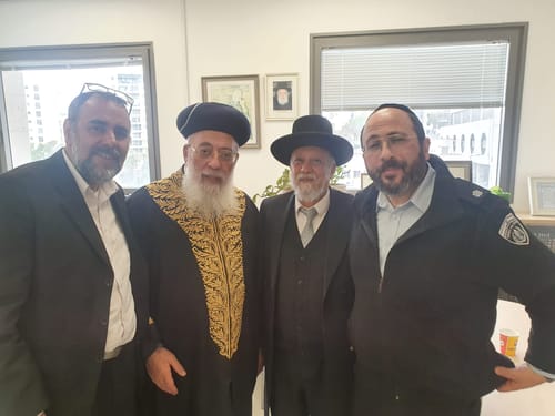 בזכות בלדה שכתבה המסורבת, הסרבן נתן גט