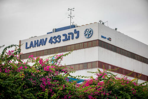 18 חשודים בהלבנת כספים נעצרו בפשיטת ענק