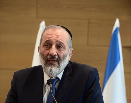 צפו: כרוז, שירה ותמיכה נרחבת מחוץ לבית דרעי