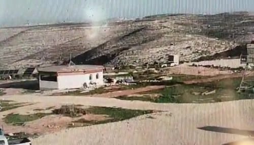 תיעוד | פיגוע דקירה בחוות אפרים; המחבל נורה וחוסל
