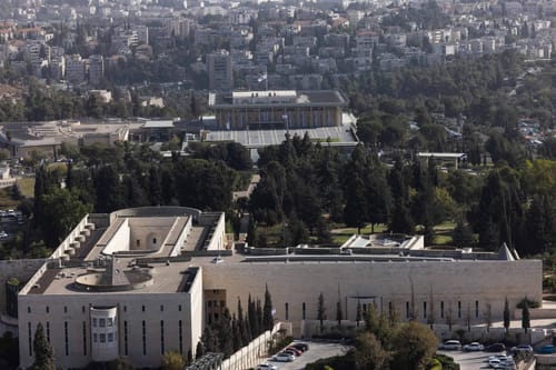 אם אנו חפצי חיים – יש להגביל את בית המשפט
