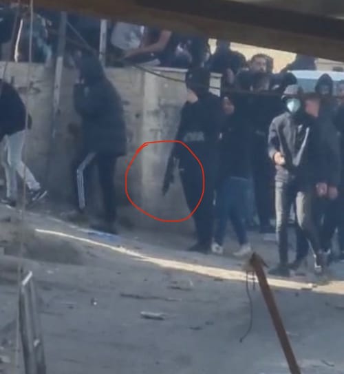 התיעוד מוכיח: ההרוג בשועפאט החזיק ביד רובה