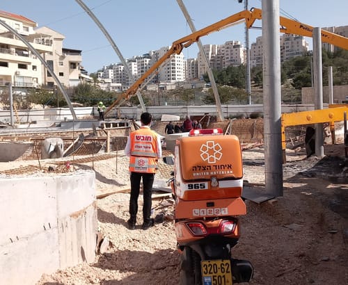 טרגדיה בירושלים: נקבע מותו של פועל שנפל מגובה