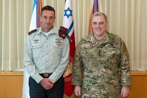 ראש הצבא האמריקני נחת בישראל ויפגש עם הרמטכ"ל