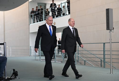 בזמן הפגישה עם נתניהו: הפגנה מול הפרלמנט בברלין