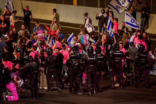 משהו נשבר פה
