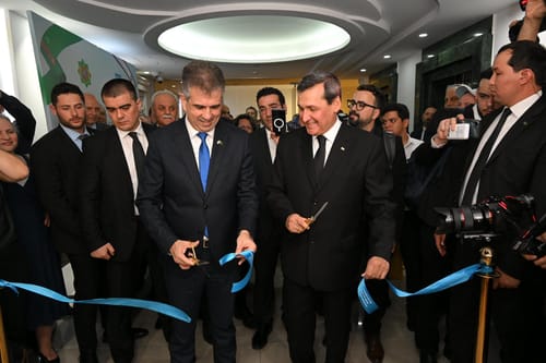 צפו: שר החוץ חונך שגרירות סמוך לגבול עם איראן