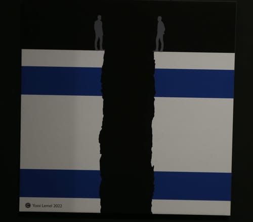 במקום לשרוף צמיגים: ימין ושמאל עושים אמנות