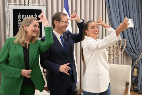 כשנועה קירל והנשיא הרצוג נפגשו: "אפשר סלפי?"