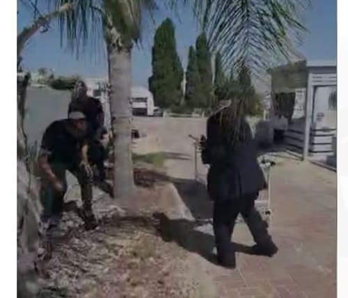 צפו: באמצע הלוויה בשדרות – אזעקת צבע אדום