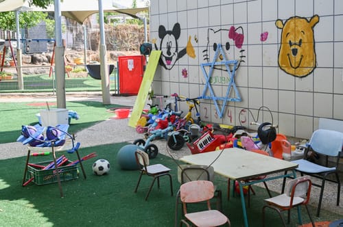שביתת עובדות הצהרונים: שכר שהוא "לעג לרש"