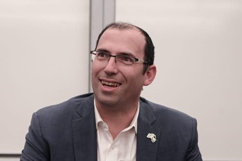ניצחון לרוטמן: יוטלו הגבלות על הפגנות מול משפחתו