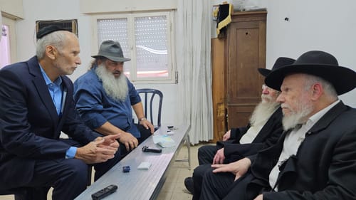 עמר בר לב הגיע לביתו של הרב אדלשטיין והתנצל