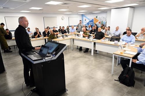 גלנט: 'עלינו להיערך לתרחישים המחמירים ביותר'