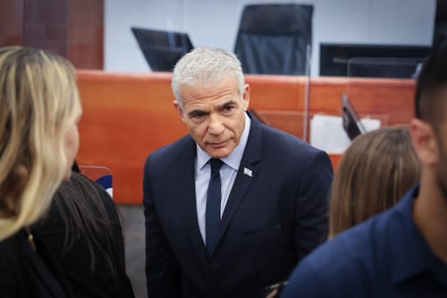 לפיד: "נתניהו קרס תחת הלחץ של שותפיו"