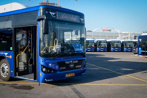 אירוע חריג: נהג ערבי ריסס יהודים בבושם נגד רצונם