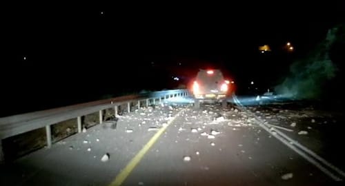 טירוף | פורעים ערבים חסמו כביש מרכזי בבנימין. צפו