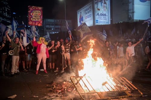 ראשי המחאה מאיימים: ביום שלישי נשבית את המדינה