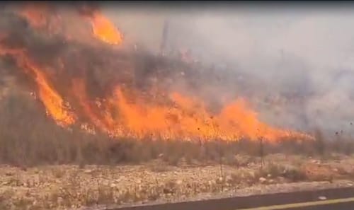 שריפת ענק ליד רחלים: קו הבתים הראשון פונה