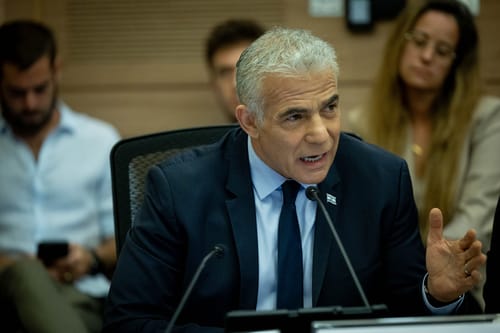 לפיד תקף את שרי הממשלה: יצאתם מדעתכם
