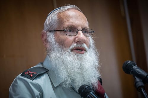 הרב קרים פסק: ללוחמים בעזה מותר לאכול קטניות