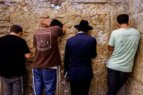 באווירת החורבן: המלצות צפייה לתשעה באב