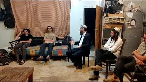 רבה של בית אל לחברי העצור: 'יהודי צריך להתגונן'