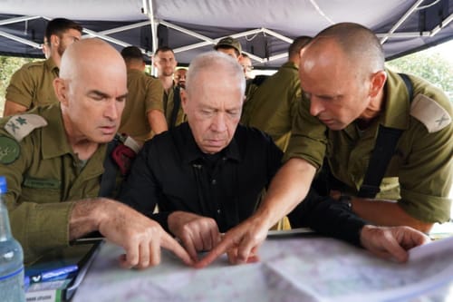 השר גלנט בגבול לבנון: "אני מזהיר את חיזבאללה"