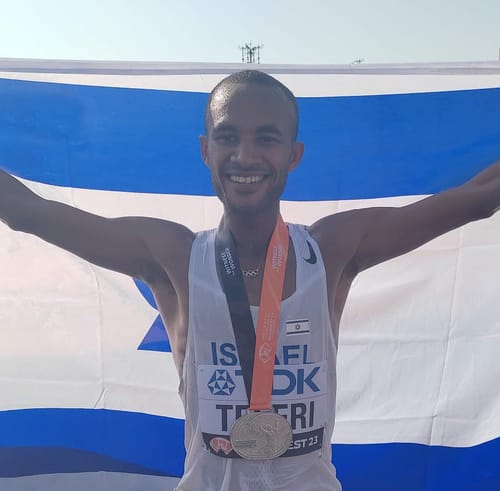 הישג היסטורי: מדליית כסף לאתלט הישראלי במרתון