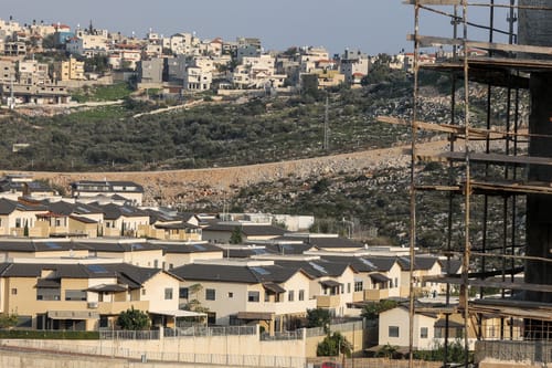 אחרי 30 שנה: רב היישוב הסרוג פורש מתפקידו