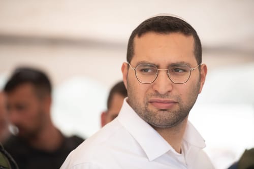מפגין היכה שוטר בהפגנה מול השר וסרלאוף