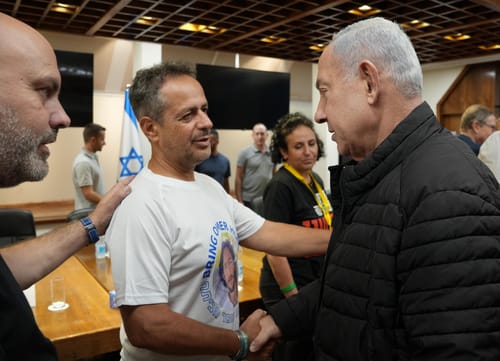 נתניהו למשפחות: "נמצה כל אפשרות להביא הביתה"