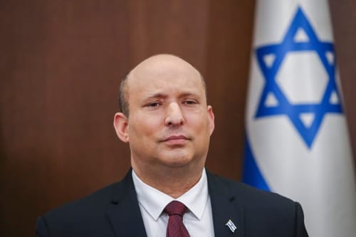 ספק שעבד עם בנט טוען: "הוא חי כמו מלך והשאיר אנשים עם חובות"