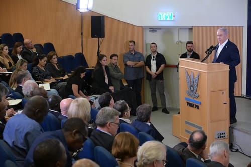 נתניהו לשגרירים הזרים: "קרב בין אנושיות לברברים"
