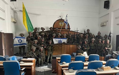 היסטורי: לוחמי גולני בפרלמנט חמאס בעזה