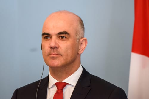 סנקציות נרחבות: ממשלת שוויץ מחרימה את חמאס