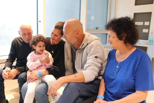 יתומת אסון ורסאי במכתב לאביגיל שאיבדה את הוריה