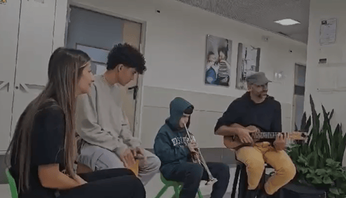 עידן רייכל ניגן לצד החטוף: "תמונת ניצחון באמצע מלחמה"