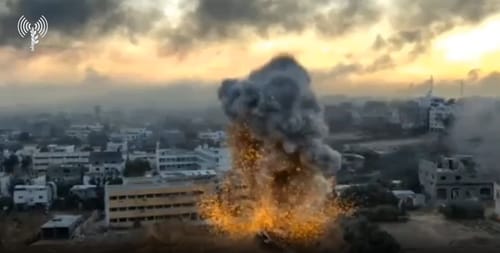 תיעוד: הלוחמים זיהו מנהרה של חמאס ופוצצו אותה