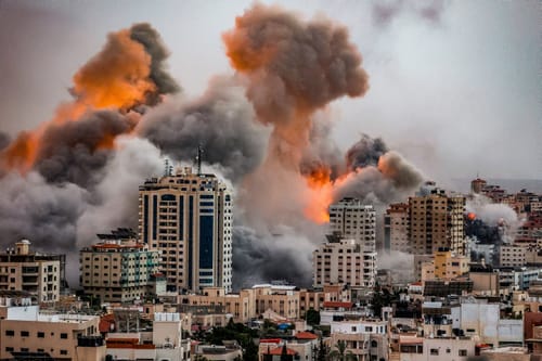 באוויר, בים וביבשה: עוצמת האש בעזה נחשפת. צפו
