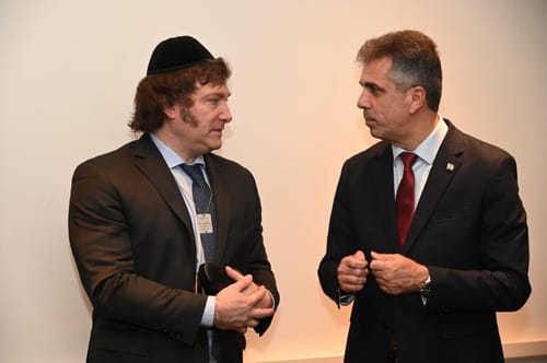 לפני ההשבעה: מיליי נפגש עם משפחות החטופים