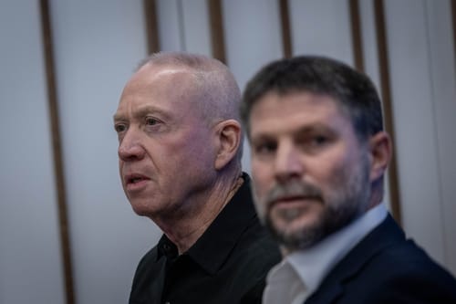 סמוטריץ' נגד גלנט: "מונע רכש ביטחוני"