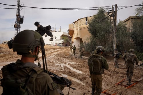 באמצע פעילות: 30 לוחמים חילצו זוג קשישים עזתים
