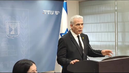 לפיד לסרוגים: "שוחד פוליטי שפוגע בביטחון המתיישבים"