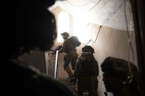 תיעוד דרמטי: כך חולצו שני החטופים מרפיח. צפו